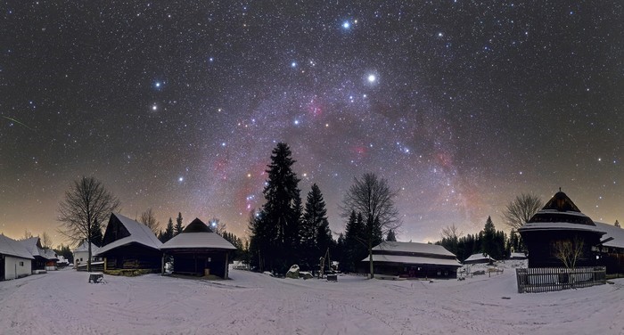 Múzeum oravskej dediny, Zuberec, Astronomická snímka dňa NASA z 24.12.2019. 