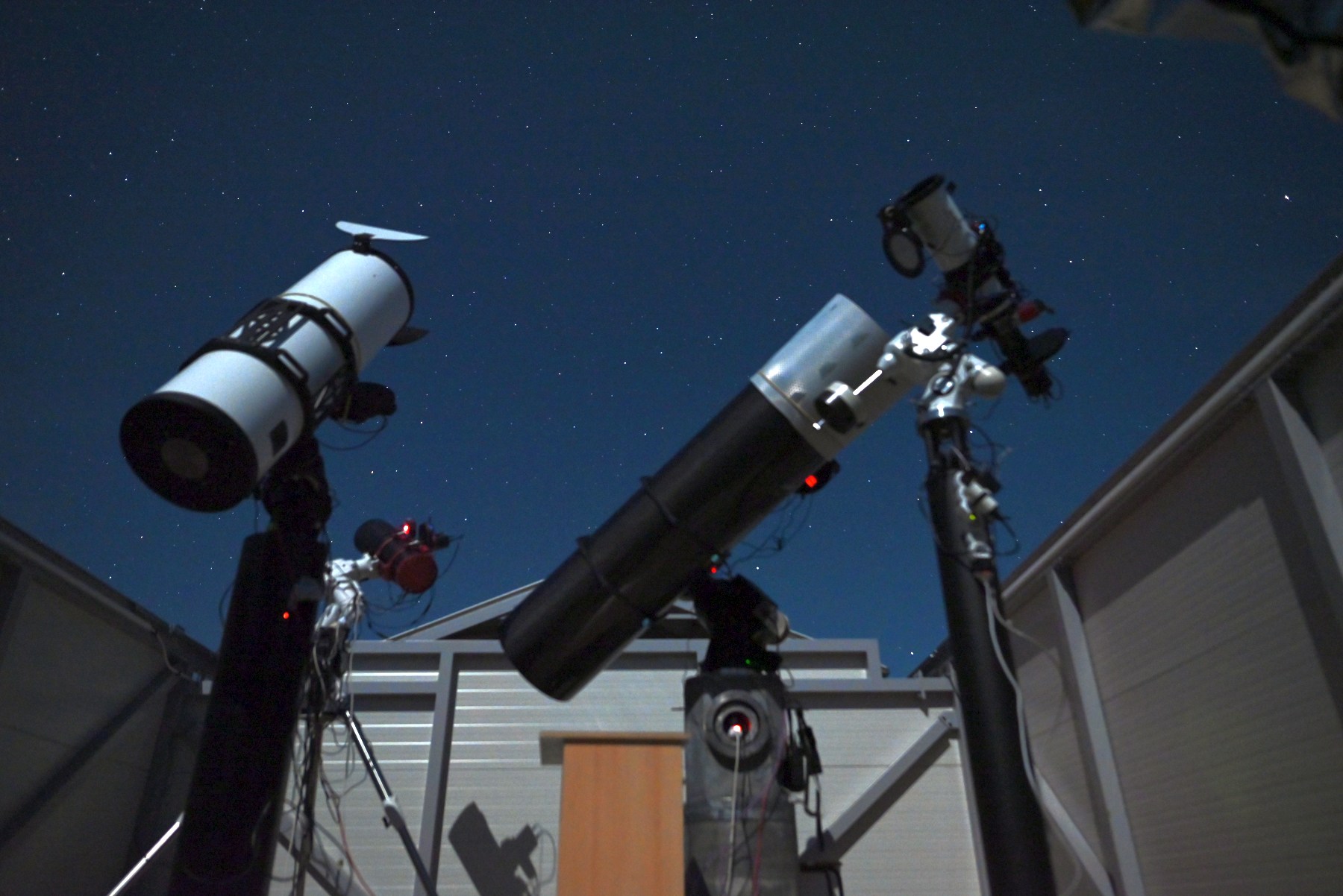 hosting teleskopov, Kolonica hosting teleskopov, Kolonica